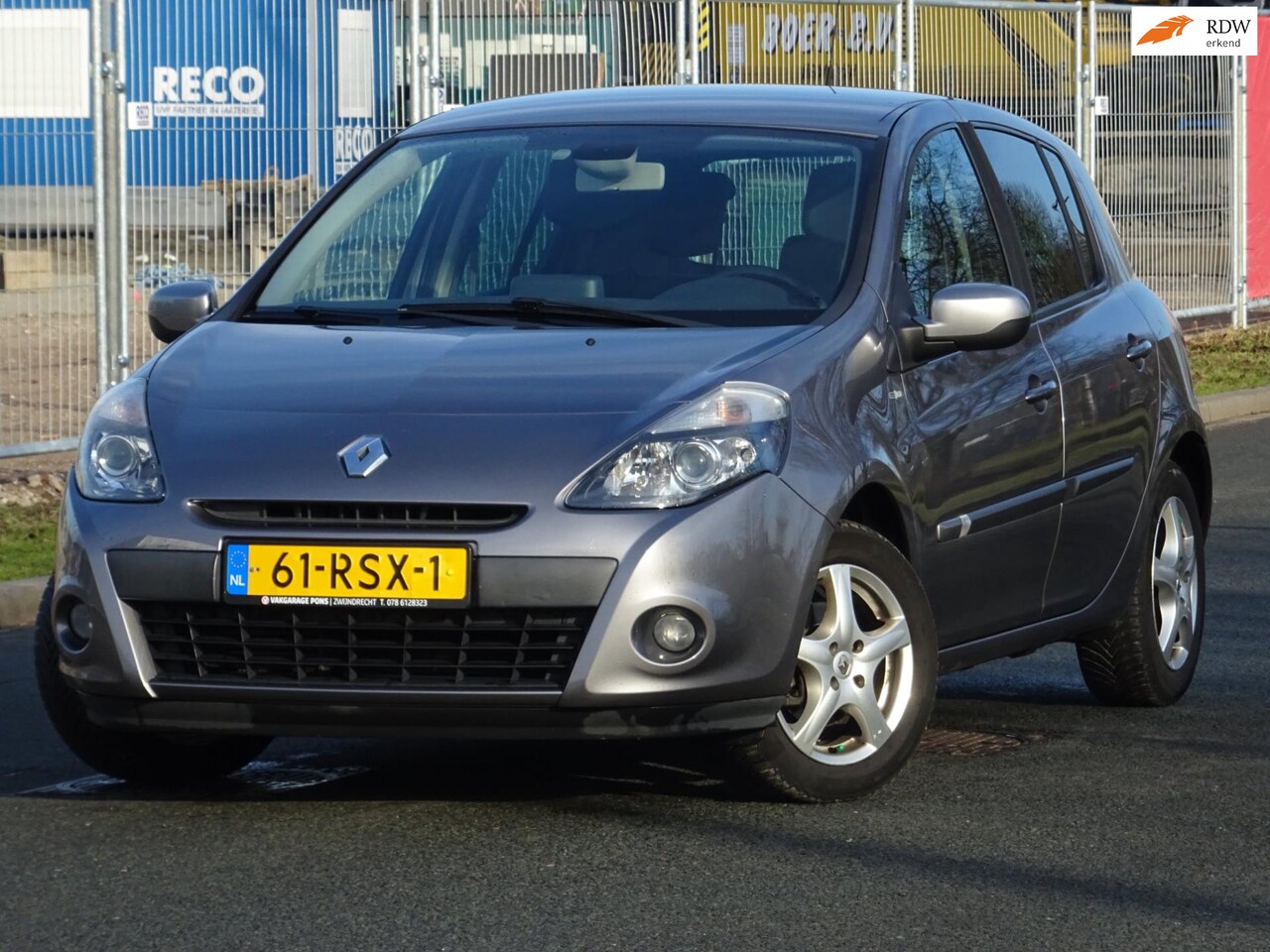Renault Clio - 1.5 dCi Night & Day NAP/NAVI/CRUISE/TREKHAAK - AutoWereld.nl