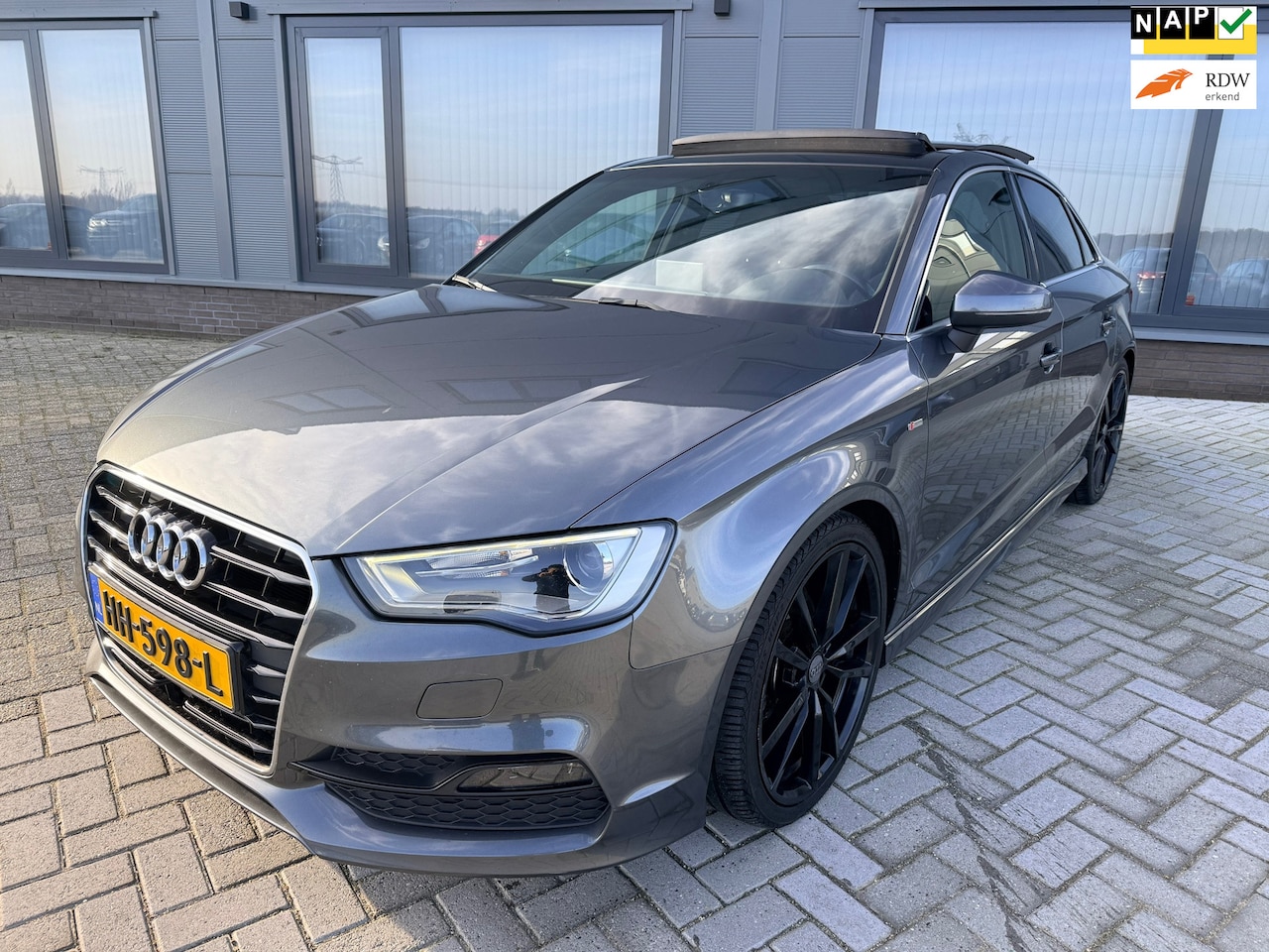 Audi A3 Limousine - 1.4 TFSI|3x S line|Automaat|Panoramadak|19inch|ACC|PDC| - AutoWereld.nl