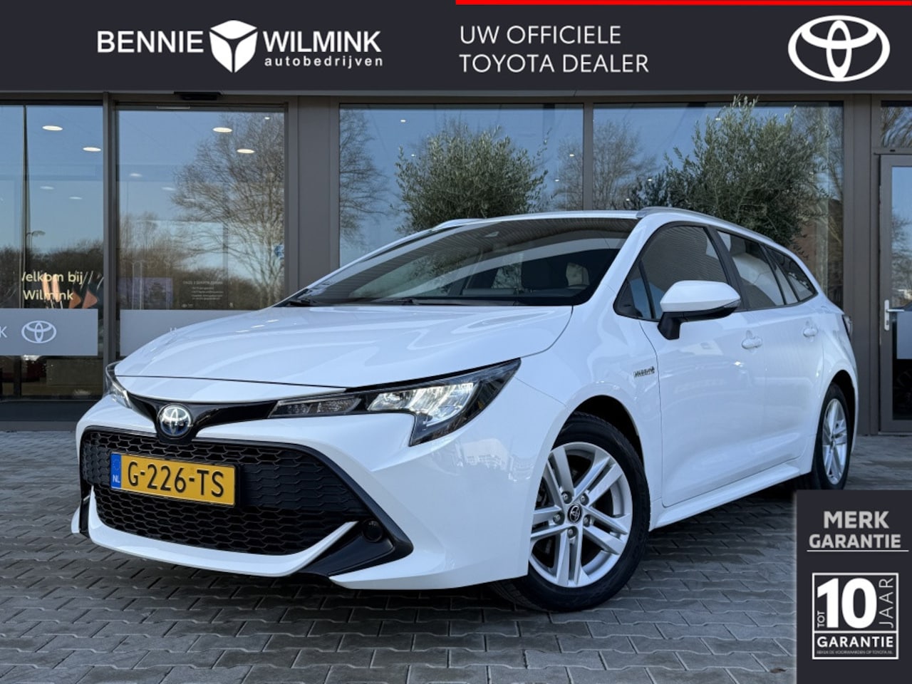 Toyota Corolla Touring Sports - 1.8 Hybrid Active | Trekhaak | Carplay | Camera - AutoWereld.nl