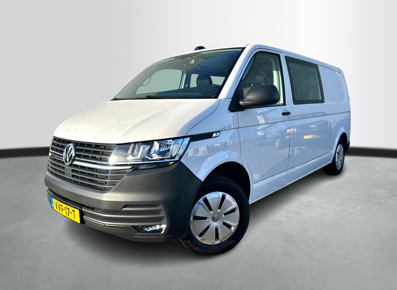 Volkswagen Transporter - 2.0 TDI 111 pkL2H1 28 Comfortline Dubbele cabine Navigatie park.sensoren app connect - AutoWereld.nl