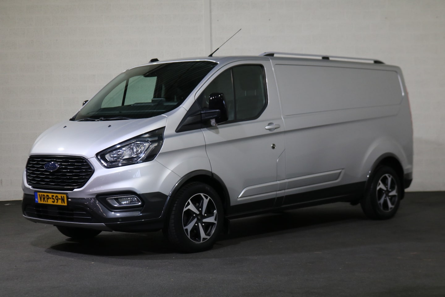 Ford Transit Custom - 2.0 TDCI L2 H1 130pk Active Automaat (Wordt verwacht) - AutoWereld.nl