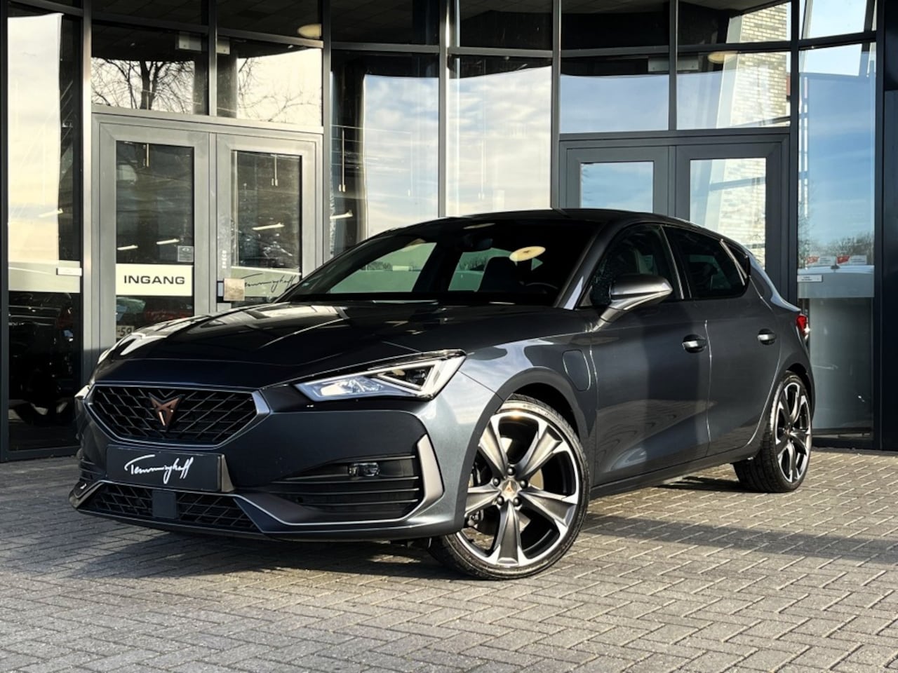 CUPRA Leon - 1.4 E-HYBRID VZ 245PK - STOELV. - 19 INCH - AutoWereld.nl