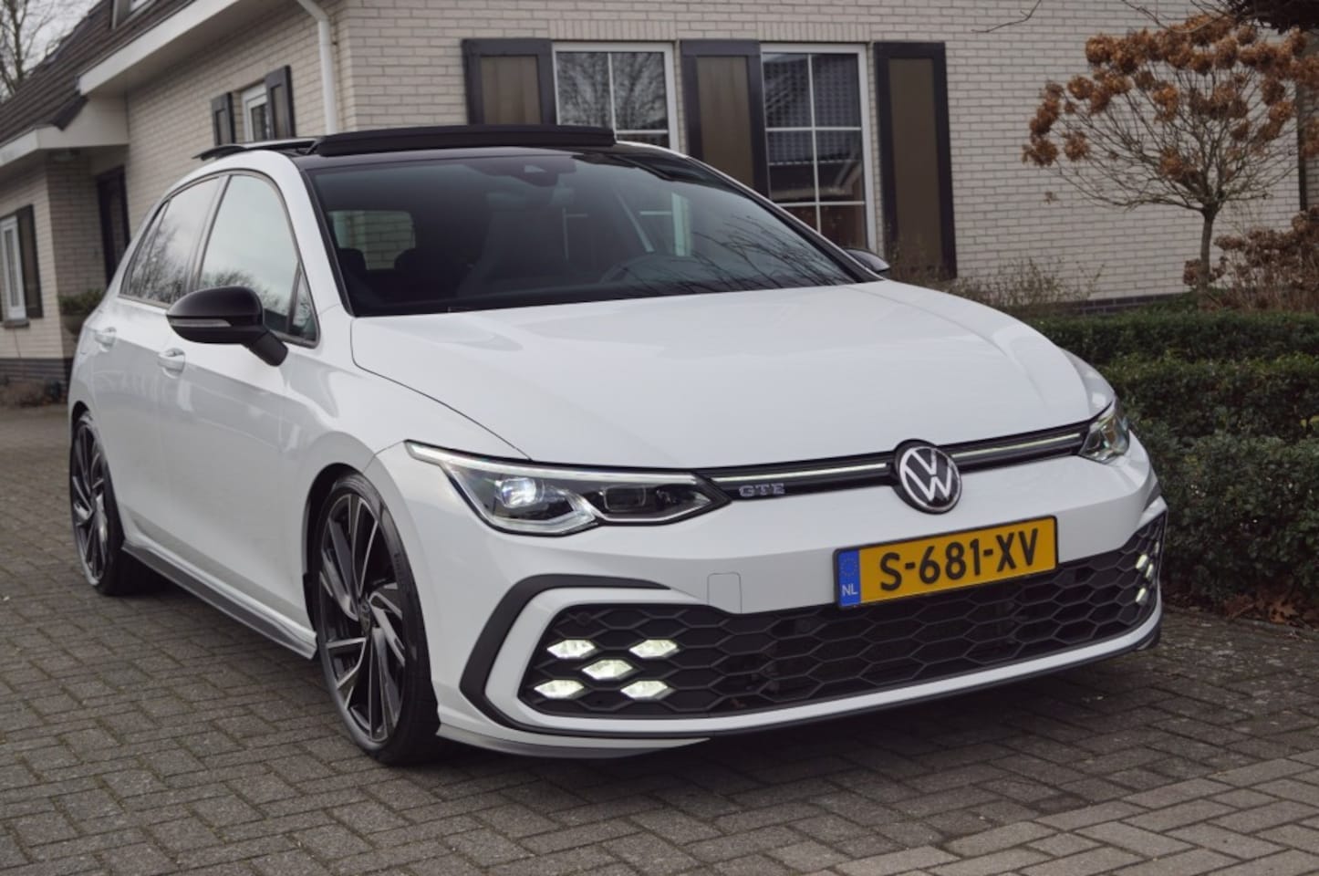Volkswagen Golf - GTE 1.4 TSI Hybride (245pk) DSG Panodak/Key-less/Virtual/ACC/Camera/19 inch - AutoWereld.nl