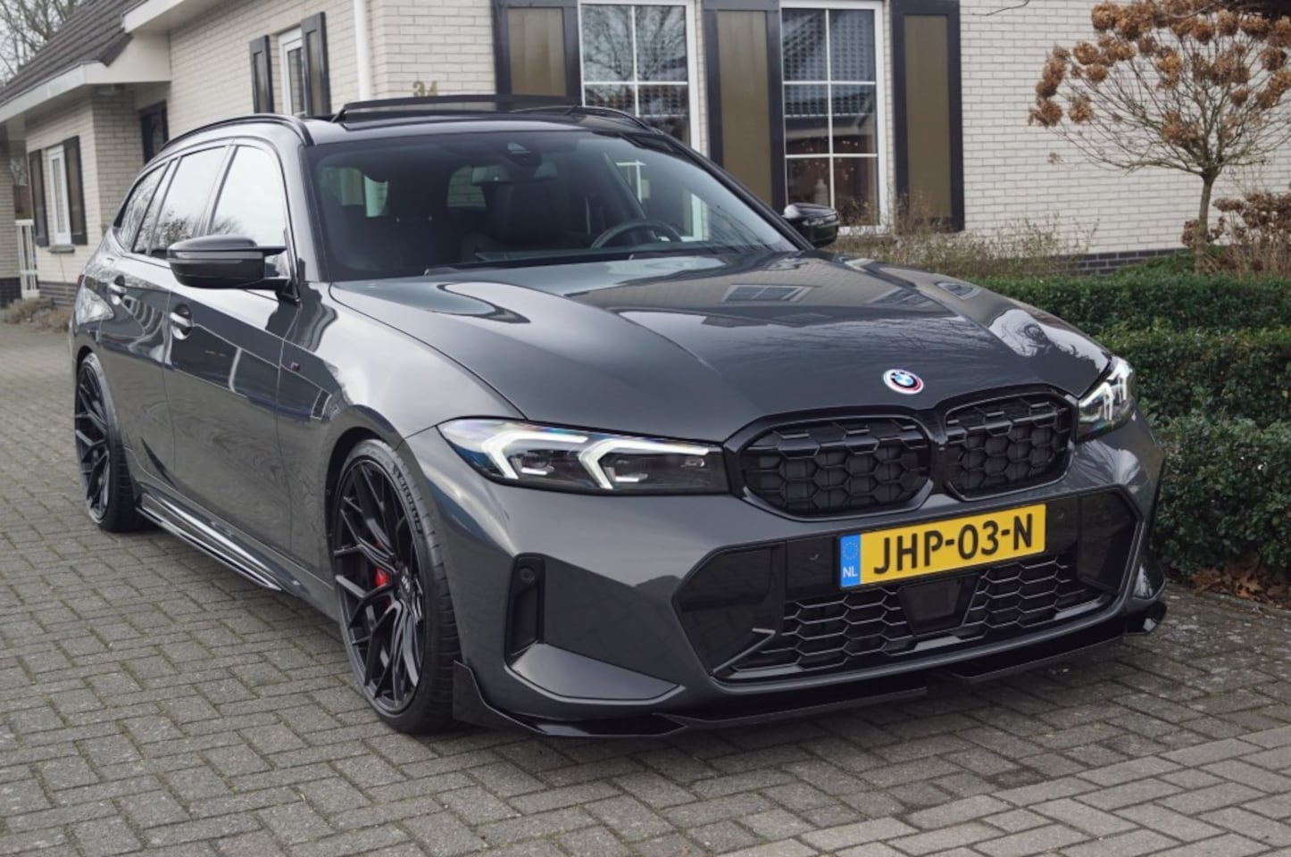 BMW 3-serie - 330e M Sport (292pk) M340i Look/HUD/Panodak/Wheelforce/VOL! - AutoWereld.nl
