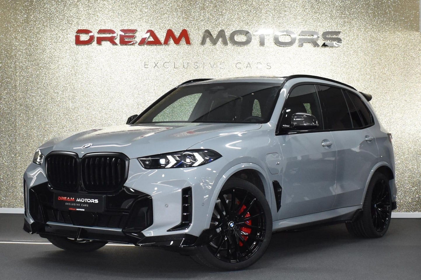 BMW X5 - XDrive50e M-Sport Pro 489pk | AKRAPOVIC | SOFT-CLOSE | PANODAK - AutoWereld.nl