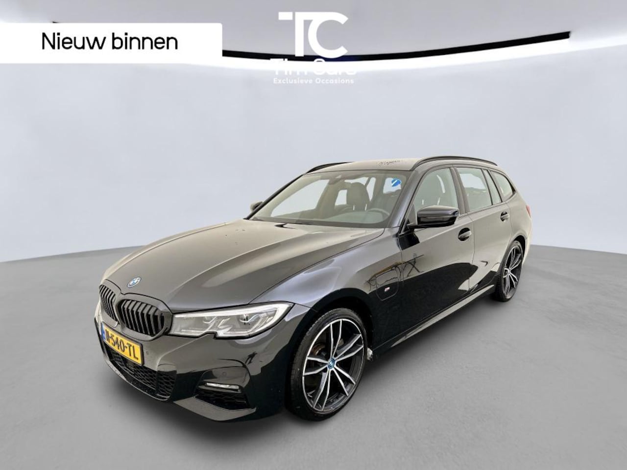 BMW 3-serie Touring - 320e M sport Automaat | Zwart optiek | LED laserlichten | Leren bekleding | Stoelverwarmin - AutoWereld.nl