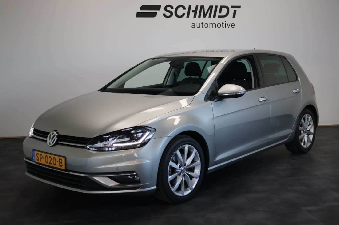 Volkswagen Golf - 1.4 TSI Highline Automaat | ACC | LED | Winter Pack | Keyless - AutoWereld.nl