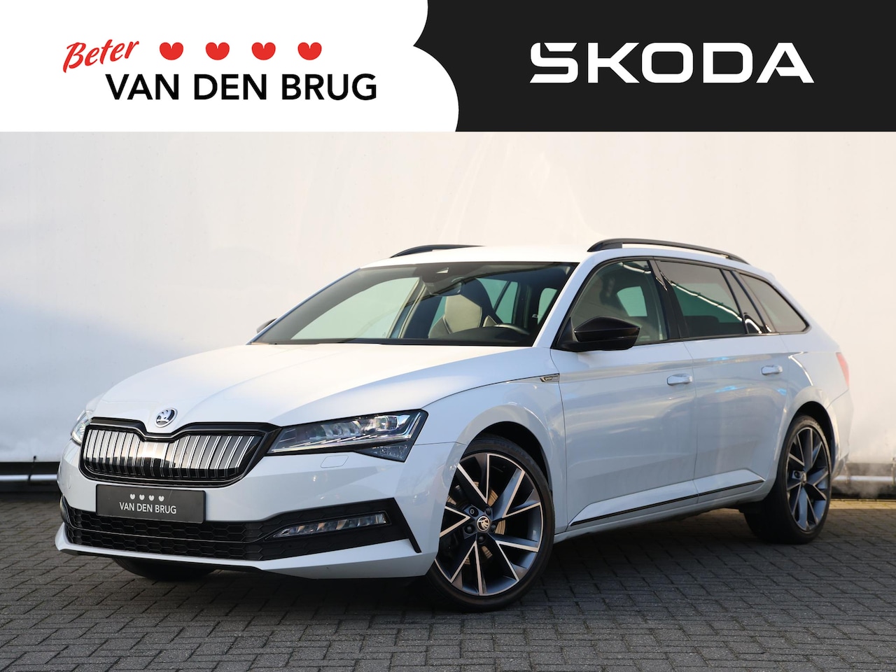 Skoda Superb - 1.4 TSI iV Sportline Business 218PK DSG | Led | Camera | Keyless | Trekhaak | Stoelverwarm - AutoWereld.nl