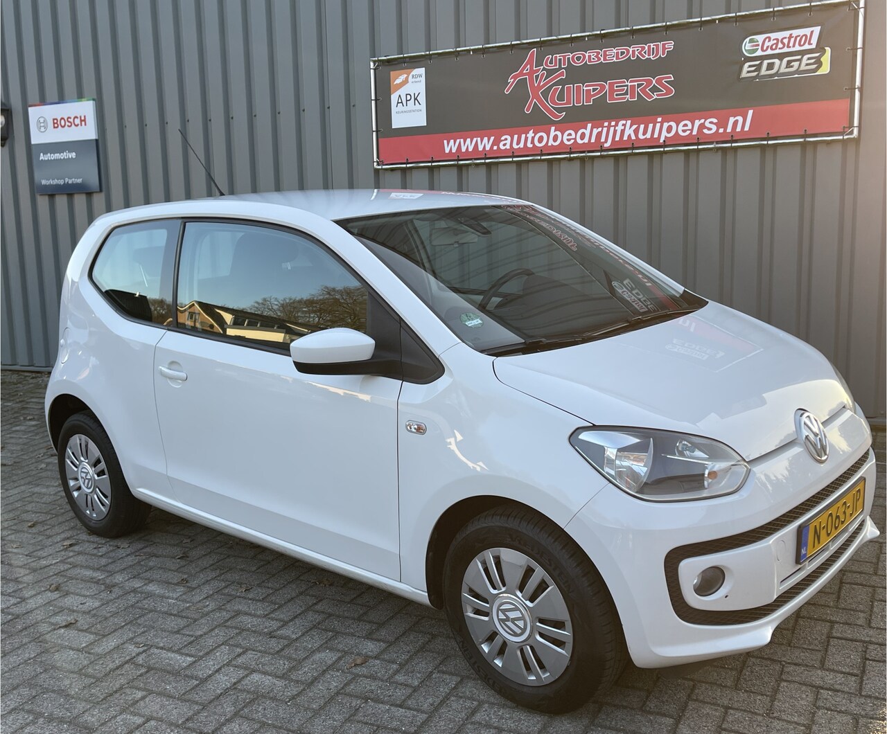 Volkswagen Up! - 1.0 high up! Airco.Cruise.Electr.pakket.Stoelverw.Audio - AutoWereld.nl