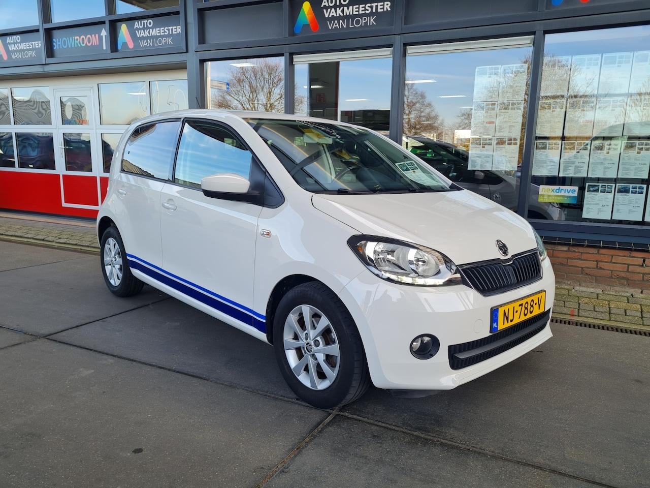 Skoda Citigo - 1.0 60pk Gre/tech Ambition Cruise Airco Lm velg all-in prijs + Mnd garantie! - AutoWereld.nl