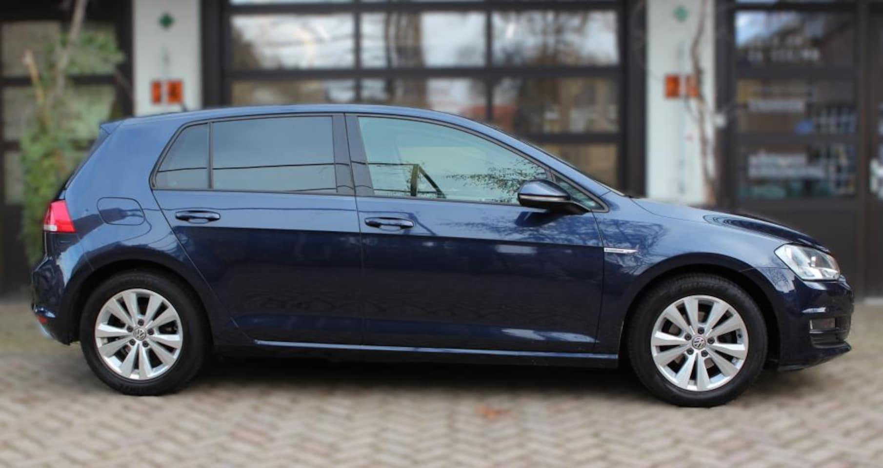 Volkswagen Golf - 1.0 TSI Comfortline 1.0 TSI Comfortline - AutoWereld.nl
