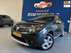 Dacia Sandero Stepway - 1.6 / bj.2011 / kleur: grijs / airco / trekhaak / 5 deurs / Hoge Instap / APK 01/2027 / NA