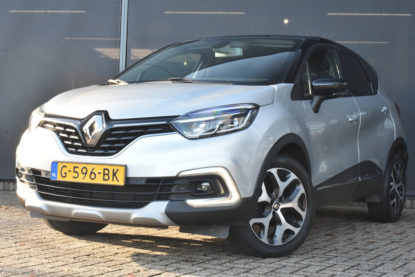 Renault Captur - 0.9 TCe Intens | 1e Eigenaar | Navigatie | Dodehoek-Detectie | Achteruitrijcamera | DAB+ | - AutoWereld.nl