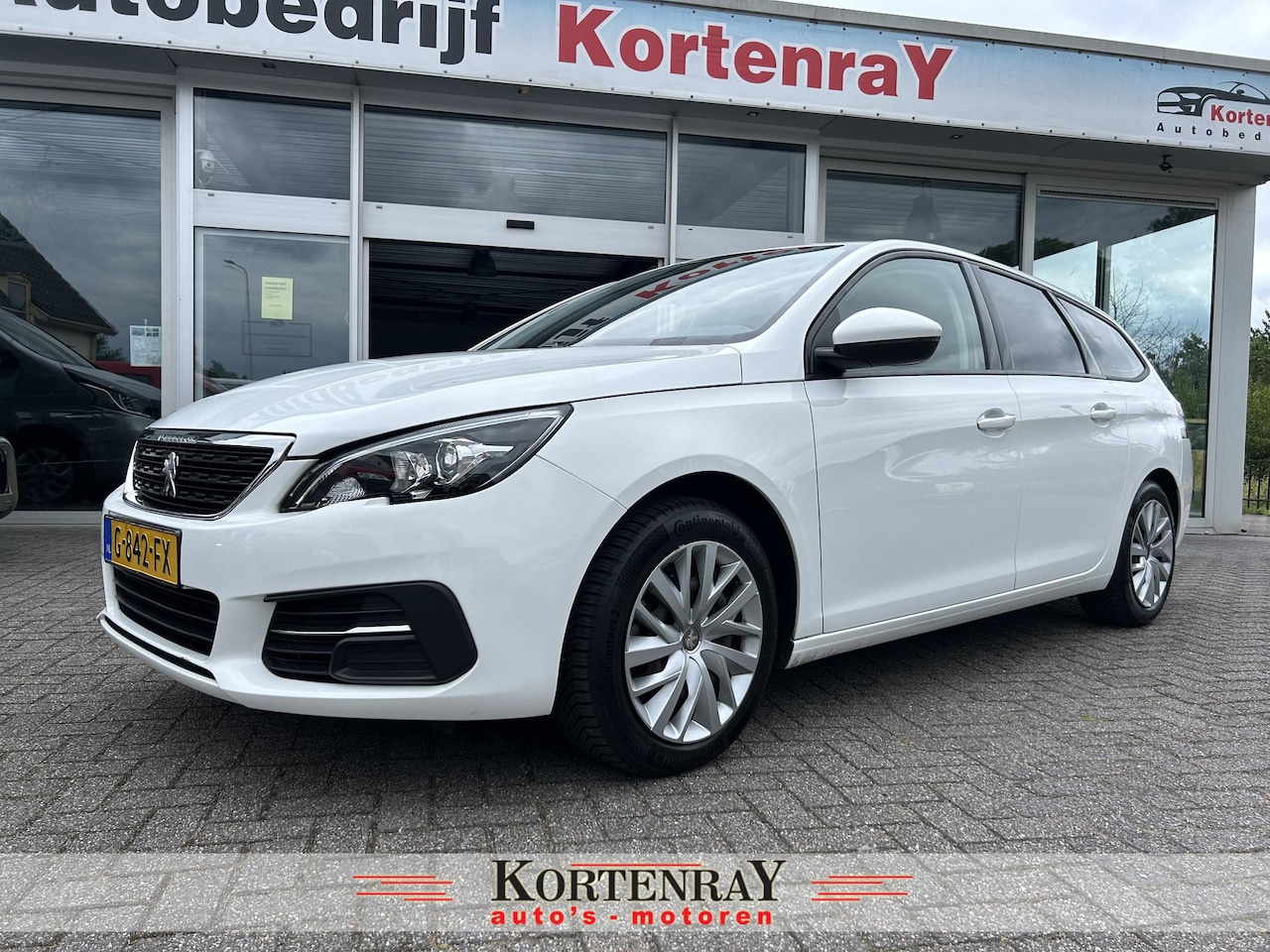 Peugeot 308 SW - 1.2 PureTech Blue Lease airco/cruise control/navigatie/100% dealer onderhouden - AutoWereld.nl