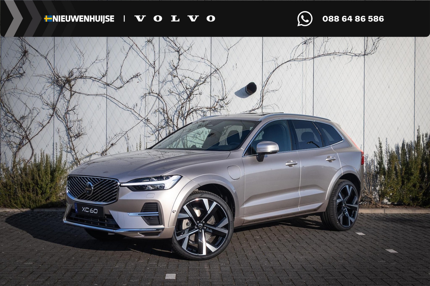 Volvo XC60 - 2.0 T8 Plug-in hybrid AWD Ultra Bright | Full Options | Adaptive Cruise Control | Luchtver - AutoWereld.nl
