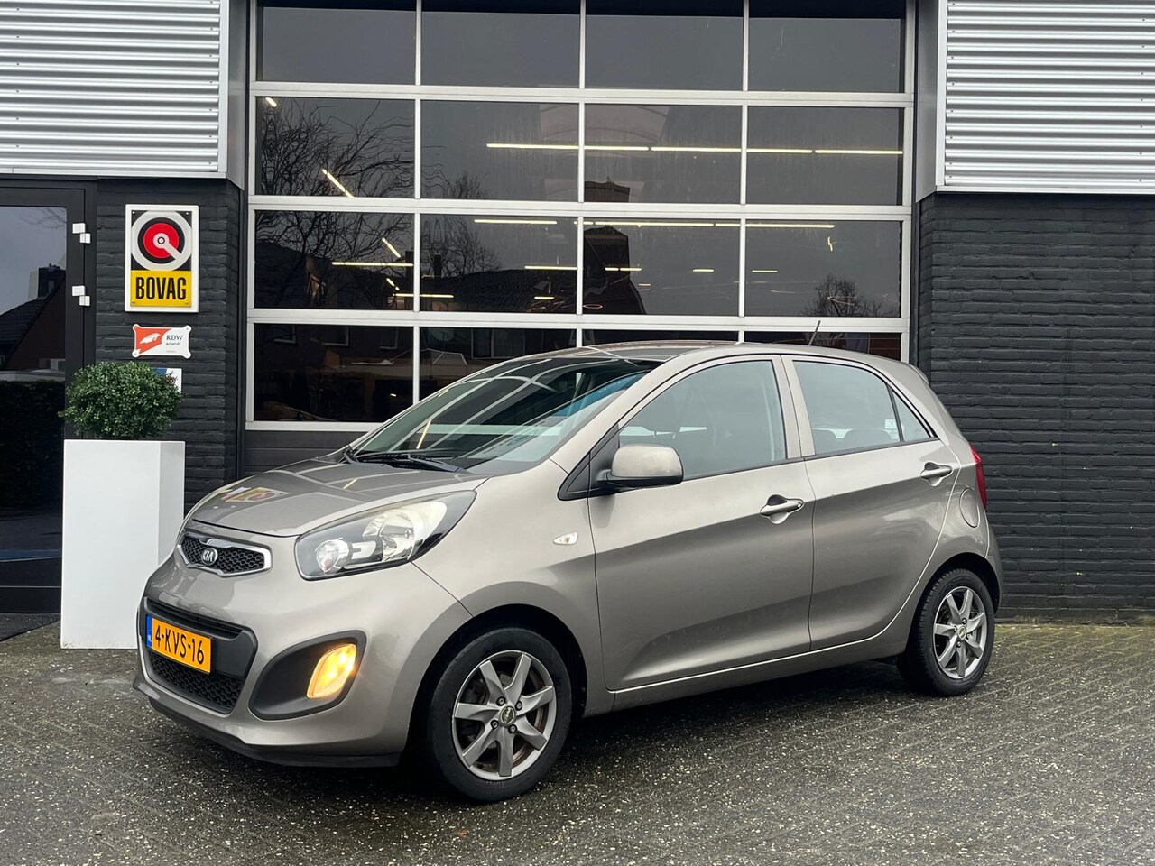 Kia Picanto - 1.2 Comfort Pack, Airco, Bluetooth, Trekhaak, Navi, NAP - AutoWereld.nl