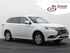 Mitsubishi Outlander - 2.4 PHEV Pure SOH 94%, Keyless, Apple Carplay, Trekhaak, Camera, Stoelverwarming, PDC