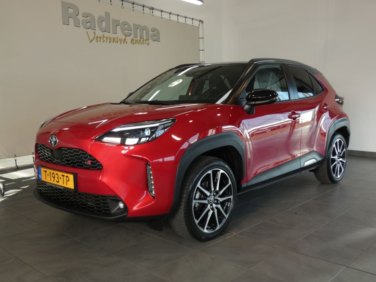 Toyota Yaris Cross - 1.5 Hybrid GR Sport JBL Panodak Trekhaak - AutoWereld.nl
