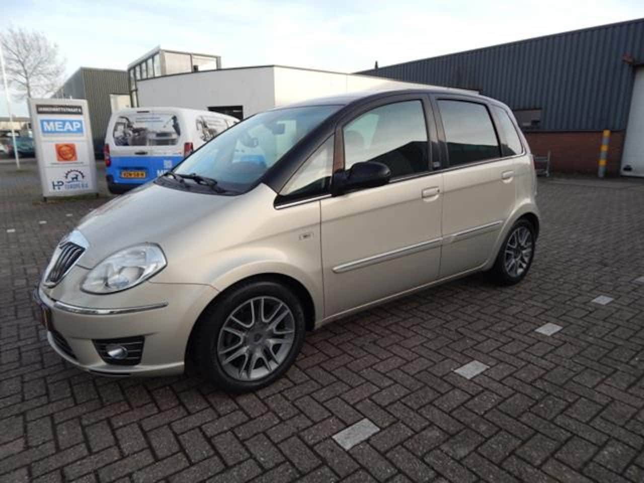 Lancia Musa - 1.4-16V Platino S&S - AutoWereld.nl