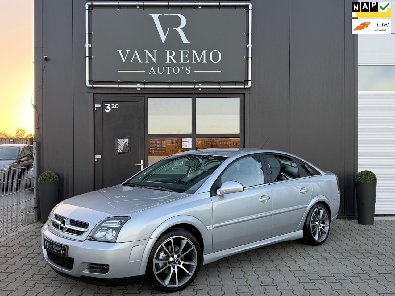 Opel Vectra GTS - 2.2-16V Automaat|1/2 leder|Clima|Cruise|Orig NL|Trekhaak|Nap! - AutoWereld.nl