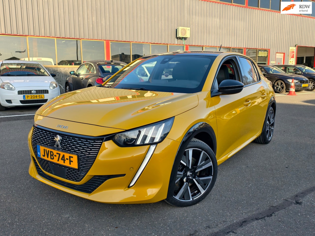 Peugeot 208 - 1.2 PureTech GT-Line / LAGE KM ! / FULL OPTION / - AutoWereld.nl