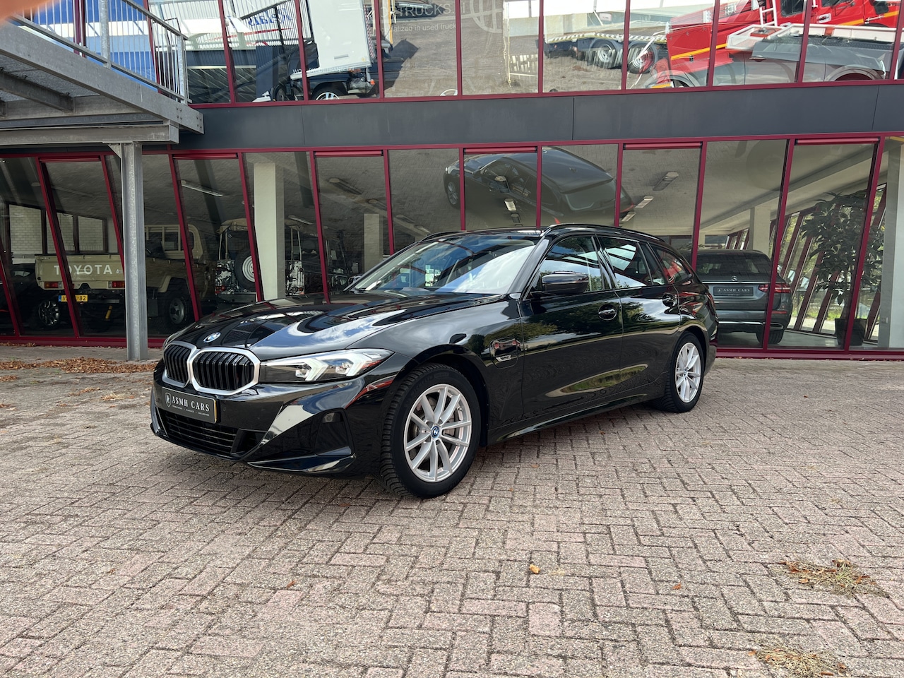 BMW 3-serie Touring - 320e | NL auto | Widescreen | - AutoWereld.nl
