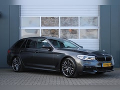 BMW 5-serie Touring - 520i High Executive M-Sport HeadUp/Camera/Panodak/Stoel&Stuurverwarming/Virtual/PDC/LederM