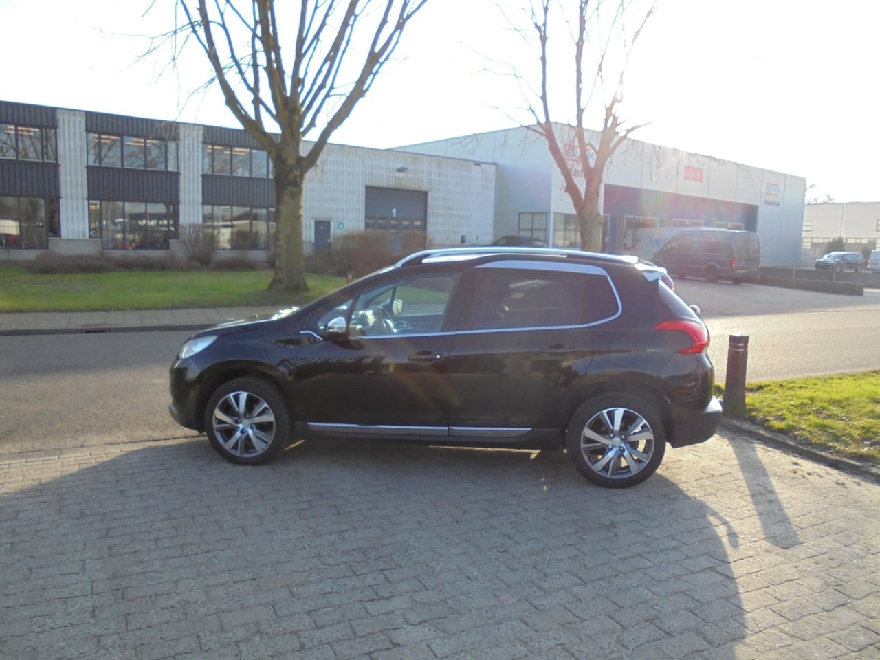 Peugeot 2008 - 1.2 PureTech Allure 1.2 PureTech Allure - AutoWereld.nl