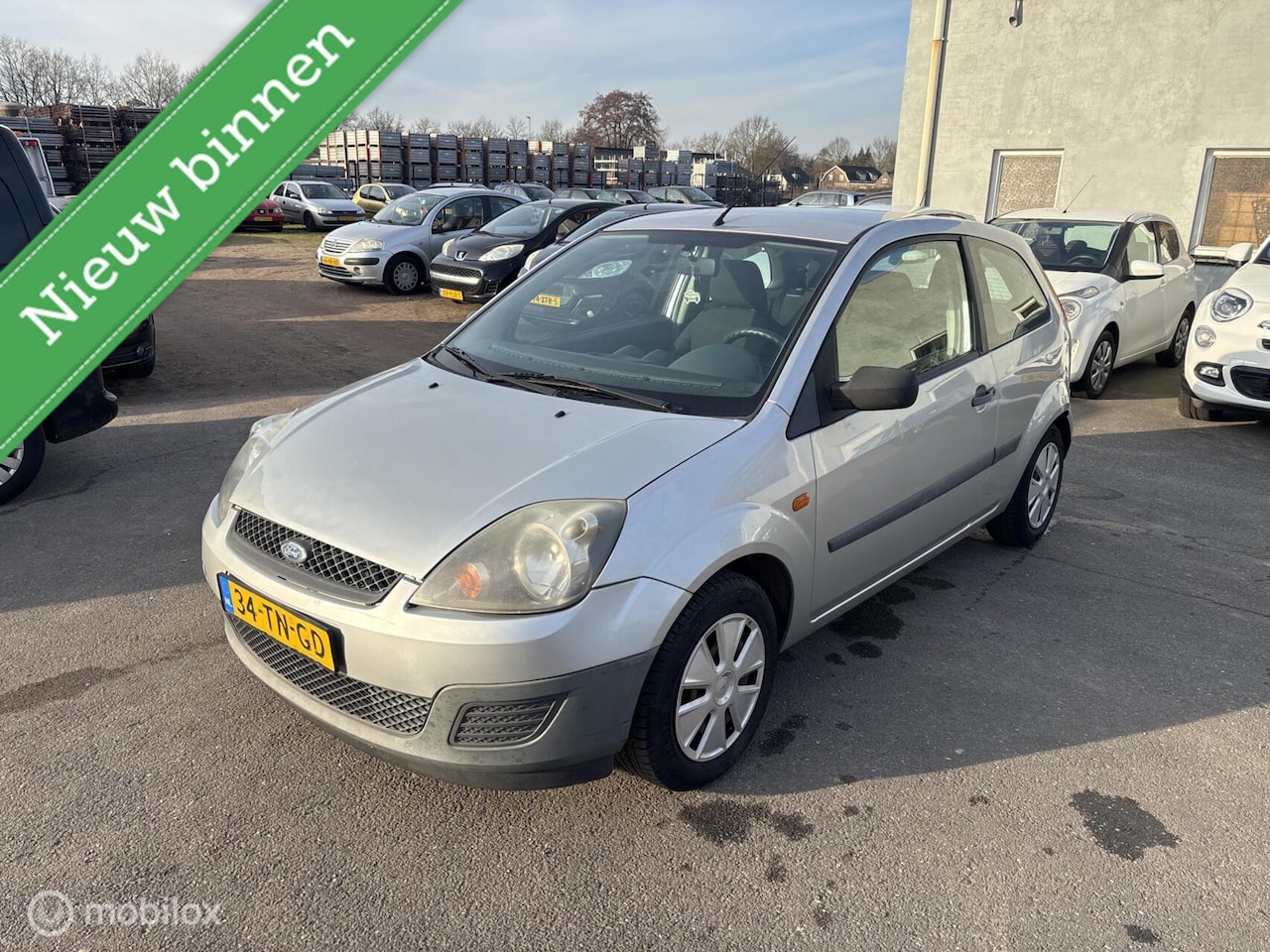 Ford Fiesta - 1.3-8V Style 1.3-8V Style NIEUWE APK - AutoWereld.nl