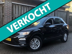 Volkswagen T-Roc - 1.0 TSI Style Trekhaak, digitaal dashboard, Navi, PDC