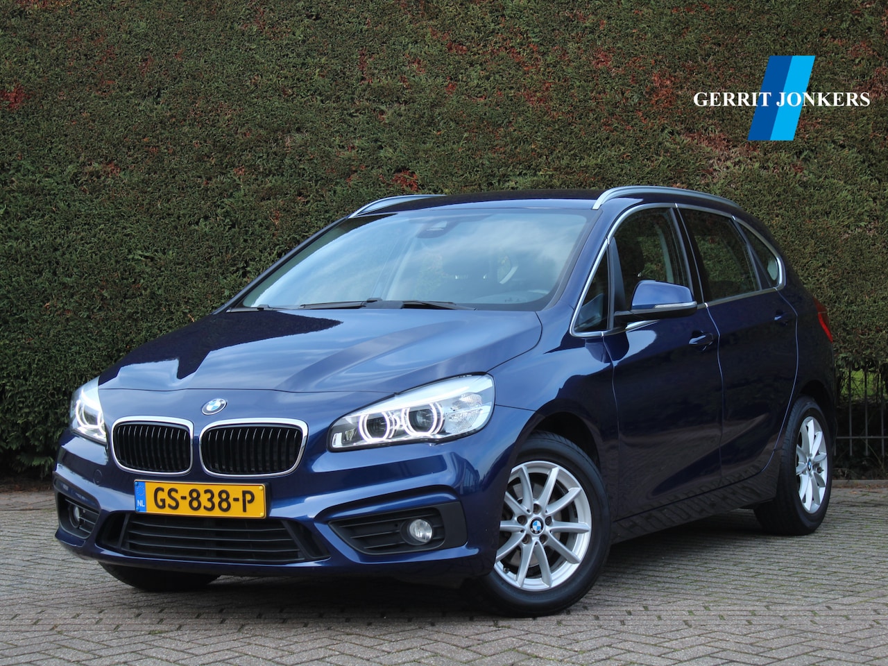 BMW 2-serie Active Tourer - 218d Essential | Trekhaak - AutoWereld.nl