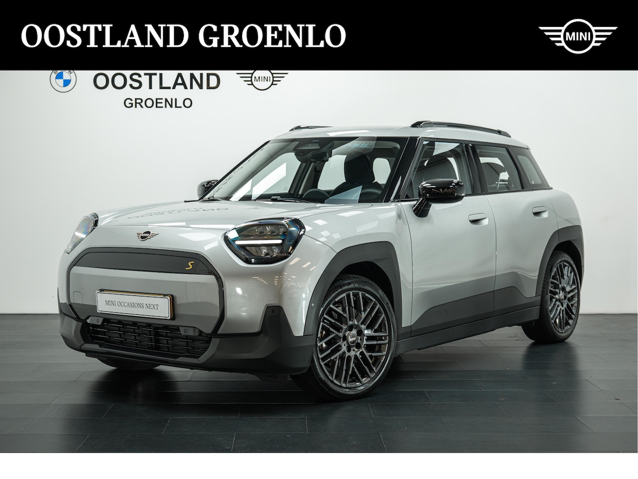 MINI Aceman - SE Essential / LED / Parking Assistant / 18" Night Flash Spoke Grey - AutoWereld.nl