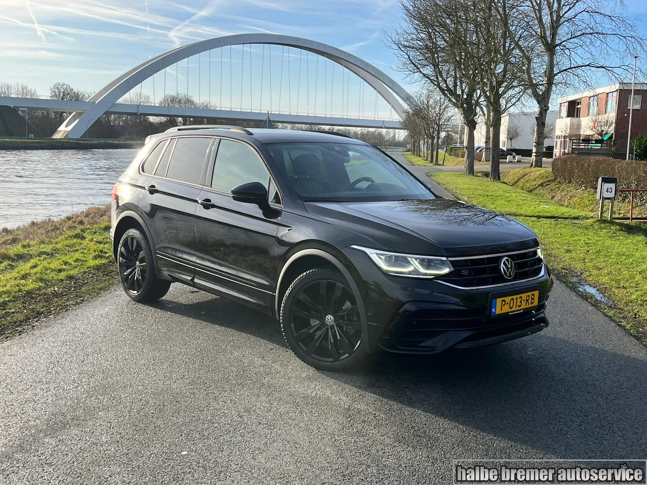 Volkswagen Tiguan - 1.4 TSI eHybrid R-Line Business+ |Black L| - AutoWereld.nl
