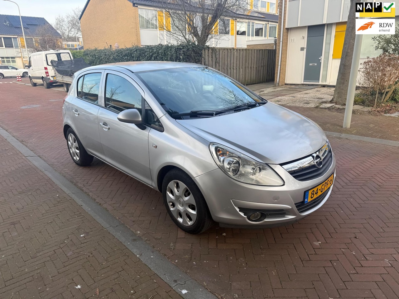 Opel Corsa - Airco / 71.000 NAP / Tweede eigenaar / Leuke auto - AutoWereld.nl
