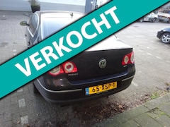 Volkswagen Passat - AUTOMAAT, AUTO RIJDT MAAR IS MET SCHADE