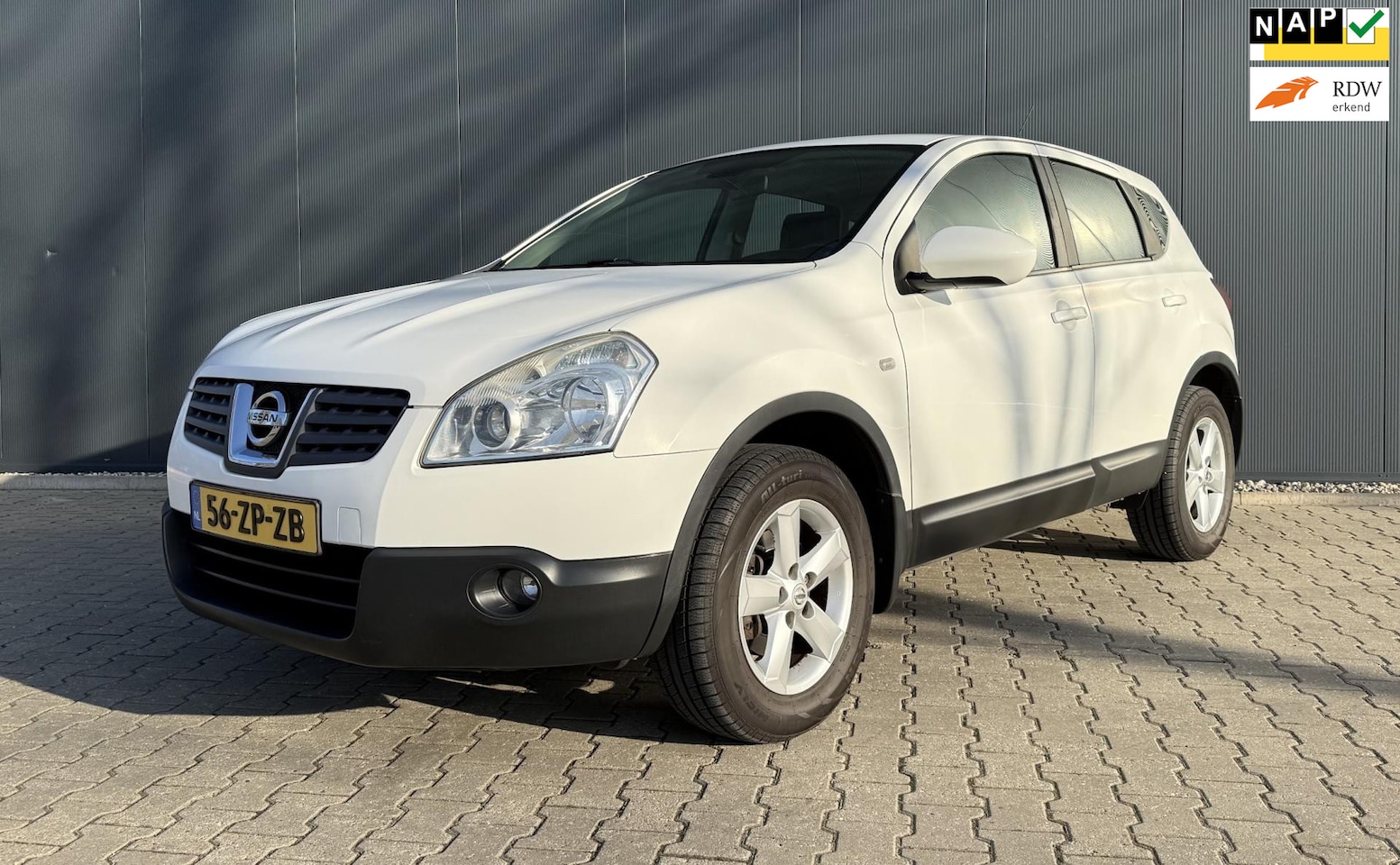 Nissan Qashqai - 2.0 Tekna Airco Cruise Trekhaak PDC APK NAP - AutoWereld.nl
