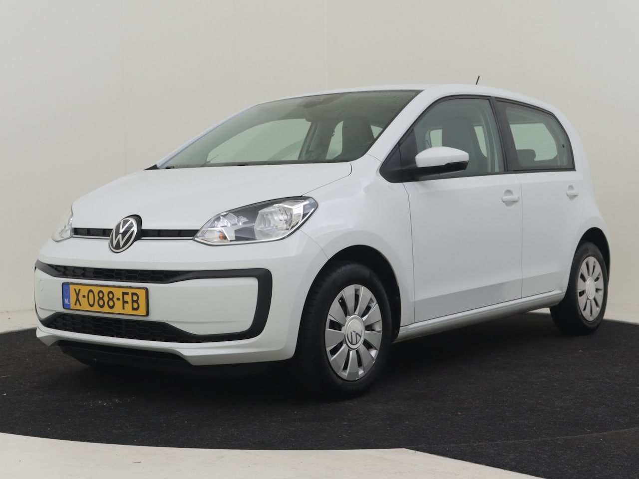 Volkswagen Up! - 1.0 65pk | Navigatie via smartphone | Cruise control | Airco | Parkeersensoren achter | Ca - AutoWereld.nl