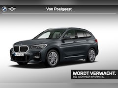 BMW X1 - xDrive20i High Executive M-Sport / Glazen Schuifdak / Getinte Ramen / Active Cruise Contro
