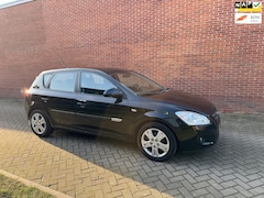 Kia Cee'd - 1.4 X-ecutive 1e Eigenaar Navi Clima pdc