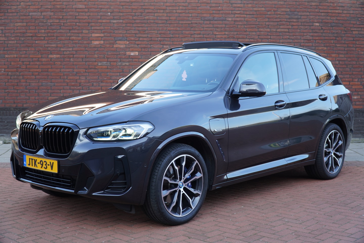 BMW X3 - xDrive30e High Executive M SPORT - FACE LIFT - LASER - SOH 96% - AutoWereld.nl