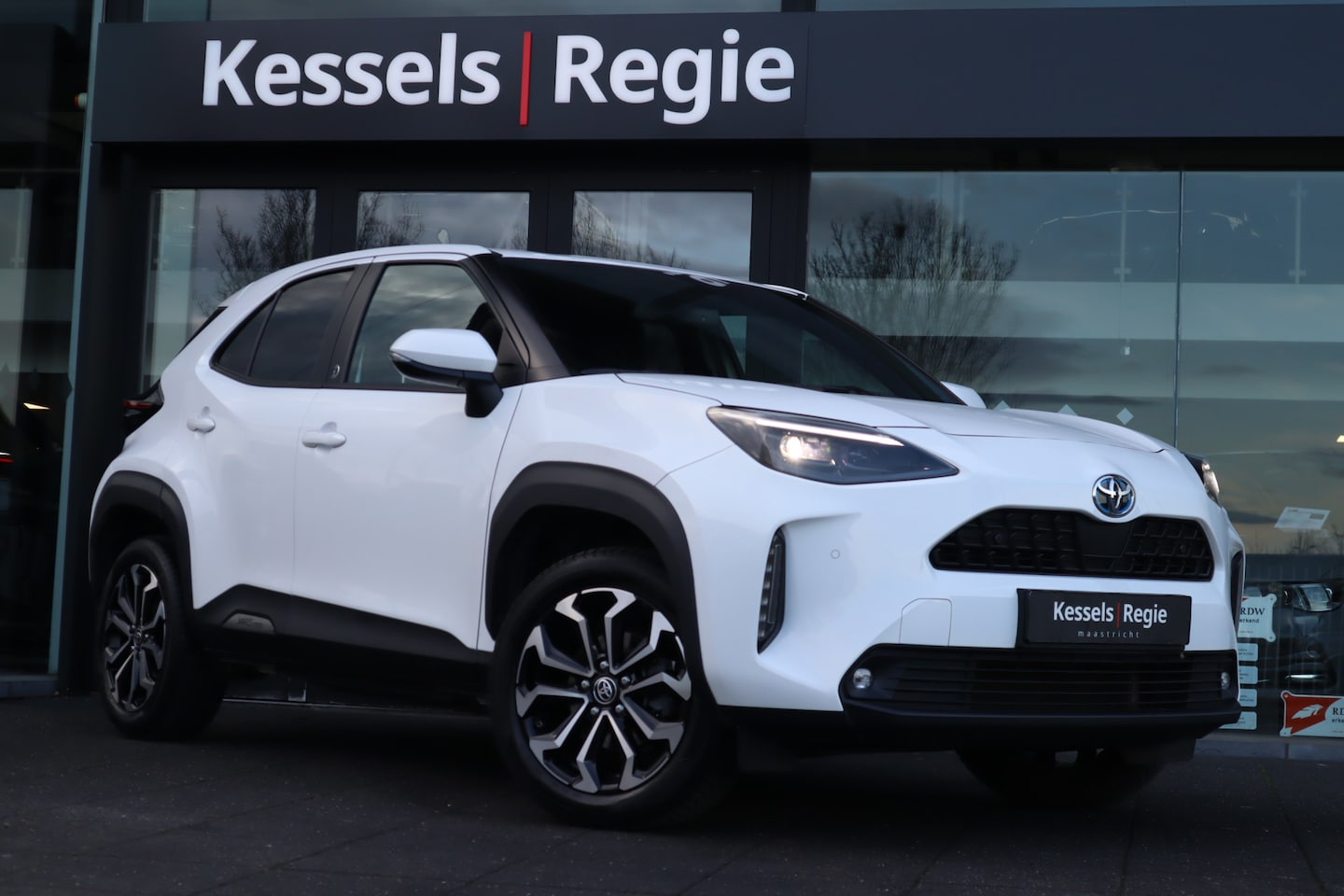 Toyota Yaris Cross - 1.5 Hybrid Team Keyless ACC CarPlay Camera BLIS Navi - AutoWereld.nl