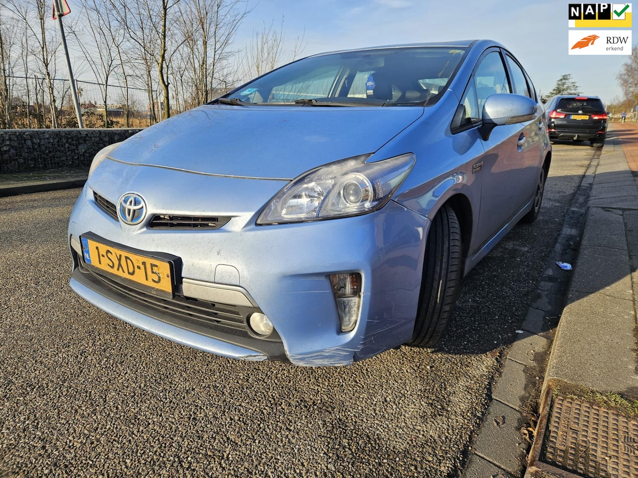 Toyota Prius - 1.8 Plug-in Aspiration HANDEL-EXPORT - AutoWereld.nl