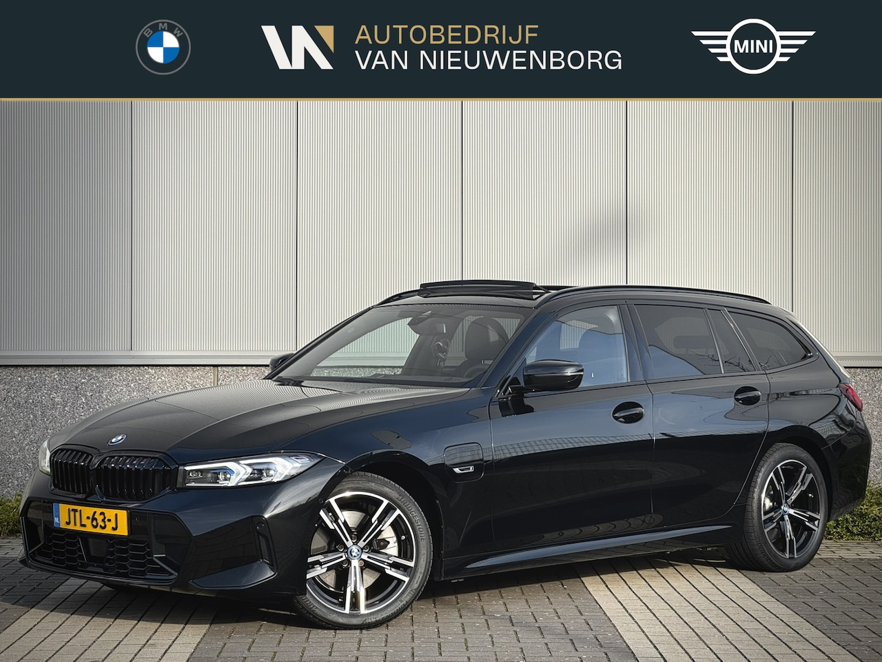 BMW 3-serie Touring - 330e M-Sport | Panoramadak | Harman Kardon | Adaptive Cruise | Adaptive LED | HUD | Camera - AutoWereld.nl