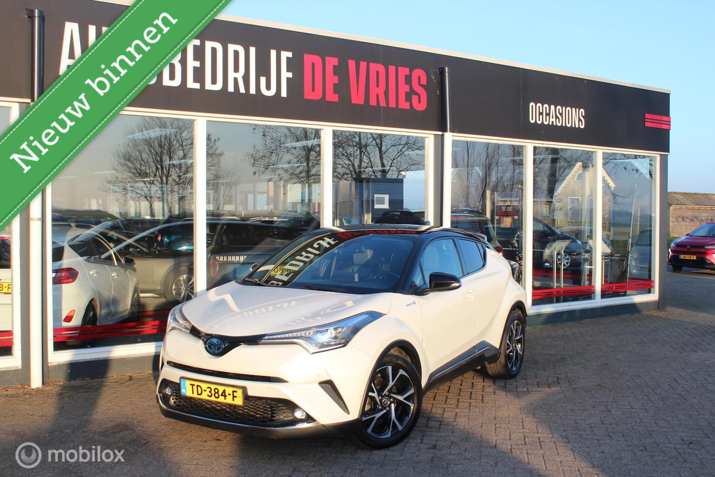 Toyota C-HR - 1.8 Hybrid Executive Leder/Adap-Cruise/Camera/NAP - AutoWereld.nl