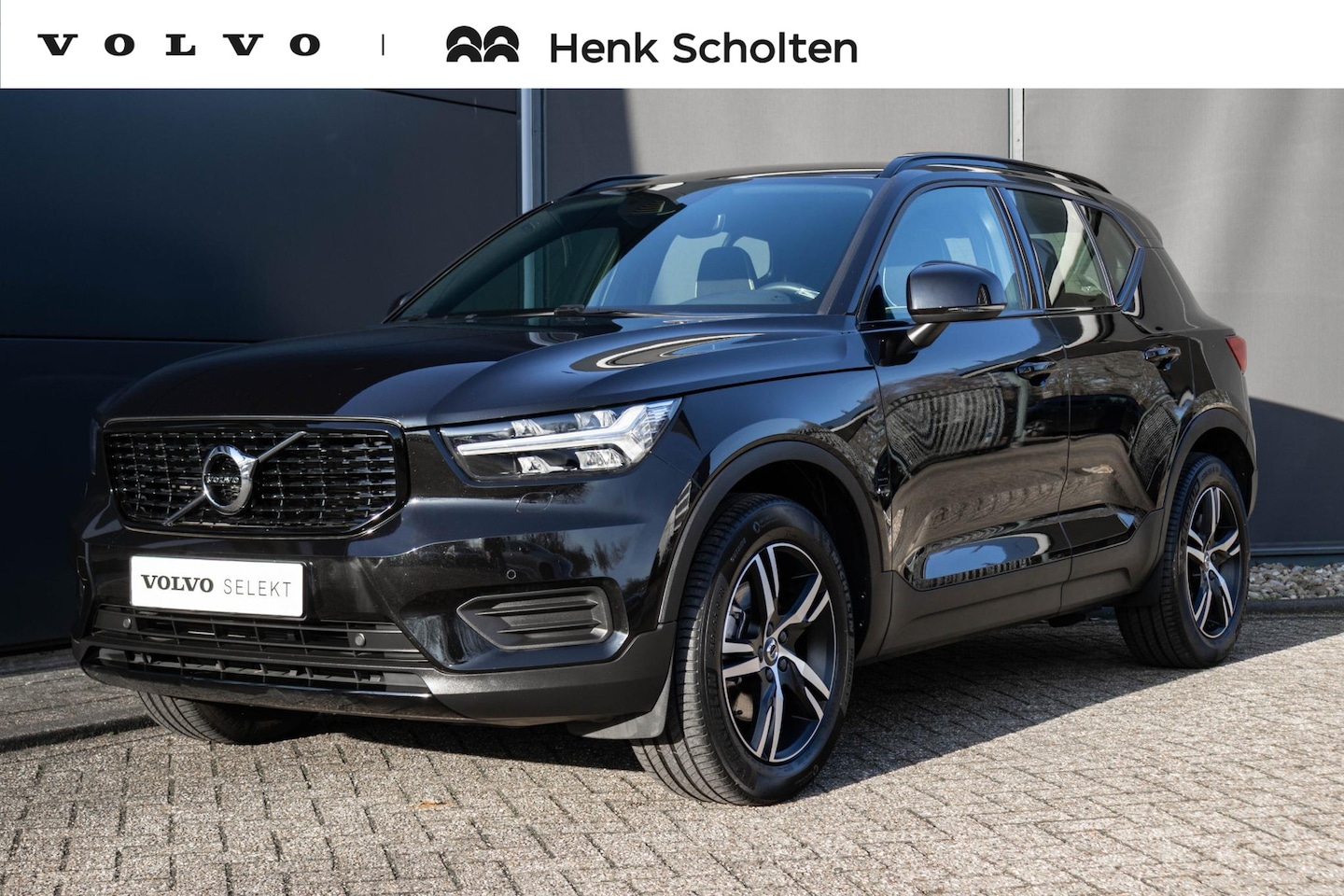 Volvo XC40 - 2.0 B4 R-Design | Elektrische Trekhaak | Navigatie | Parkeercamera | Apple Car Play - AutoWereld.nl