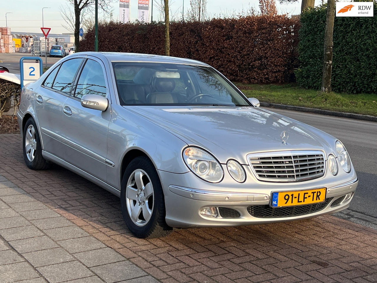 Mercedes-Benz E-klasse - 240 Avantgarde *Automaat - AutoWereld.nl