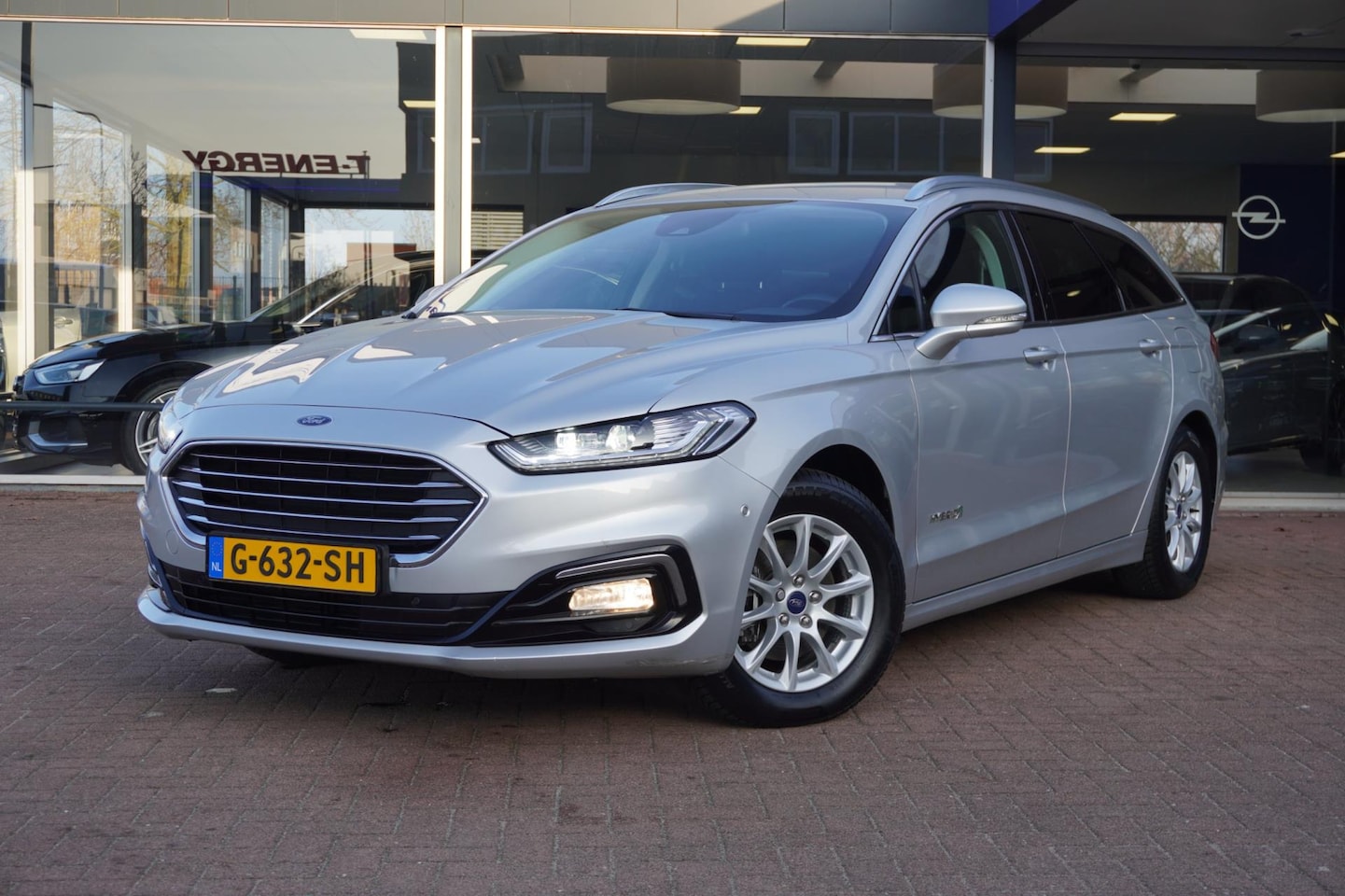 Ford Mondeo Wagon - 2.0 IVCT HEV Titanium | Automaat | Airco | Navigatie | Camera | Inruil mogelijk - AutoWereld.nl
