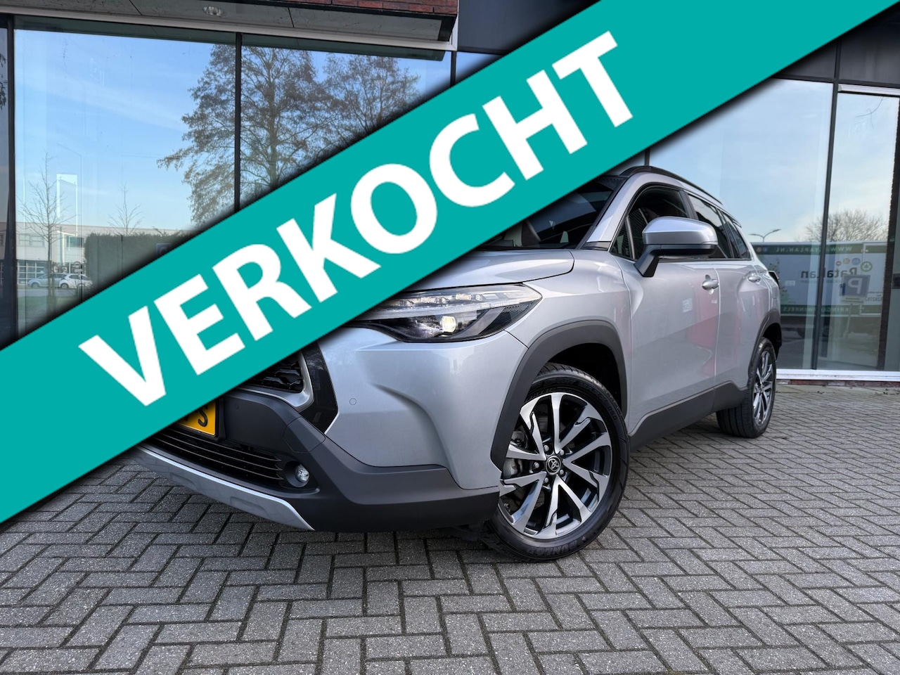 Toyota Corolla Cross - Hybrid 140 Style Automaat - Panoramadak - Navi - Camera - Climate - AutoWereld.nl
