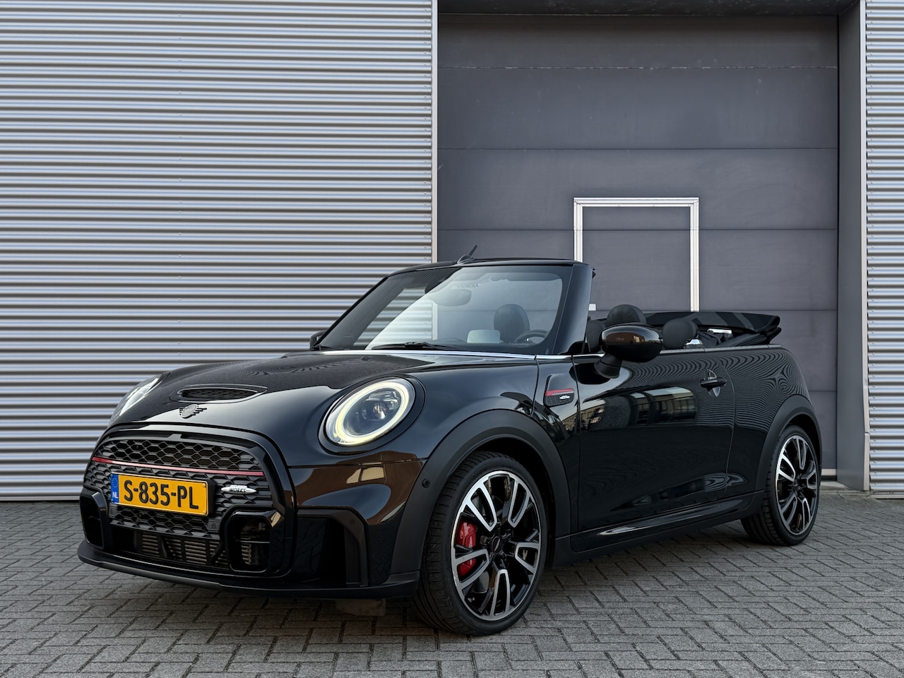 MINI Cabrio - Mini 2.0 John Cooper Works Classic I Aut. I Carplay I Camera I Np. € 65916,= - AutoWereld.nl