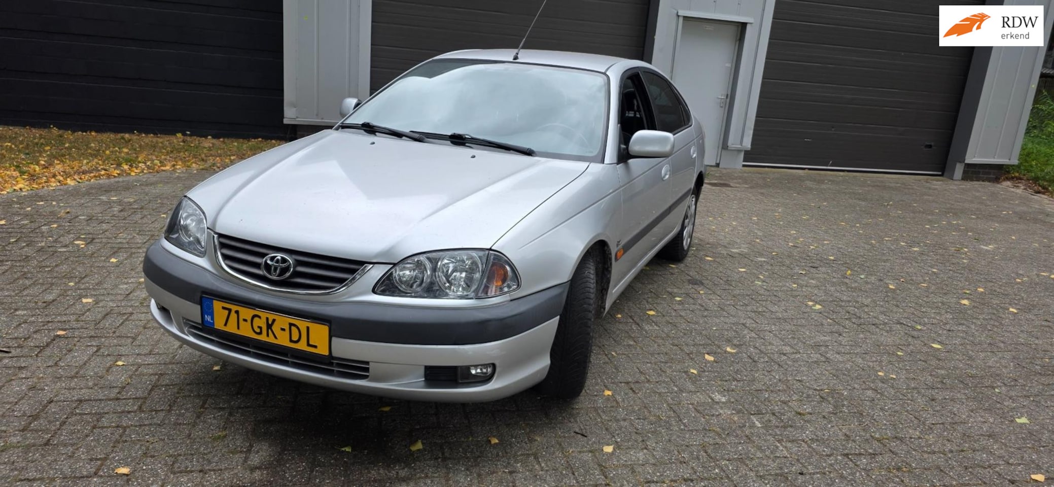 Toyota Avensis - 2.0-16V Linea Sol 2.0-16V Linea Sol - AutoWereld.nl